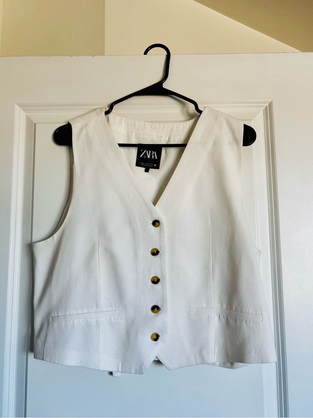 Zara Women’s White Vest